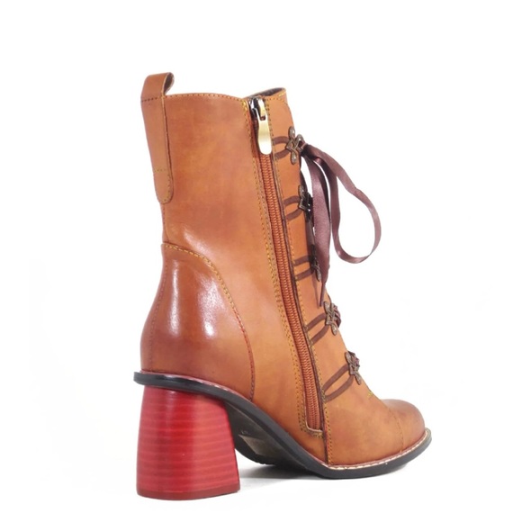 Chelsea Crew Geraldine Boots - Picture 4 of 8